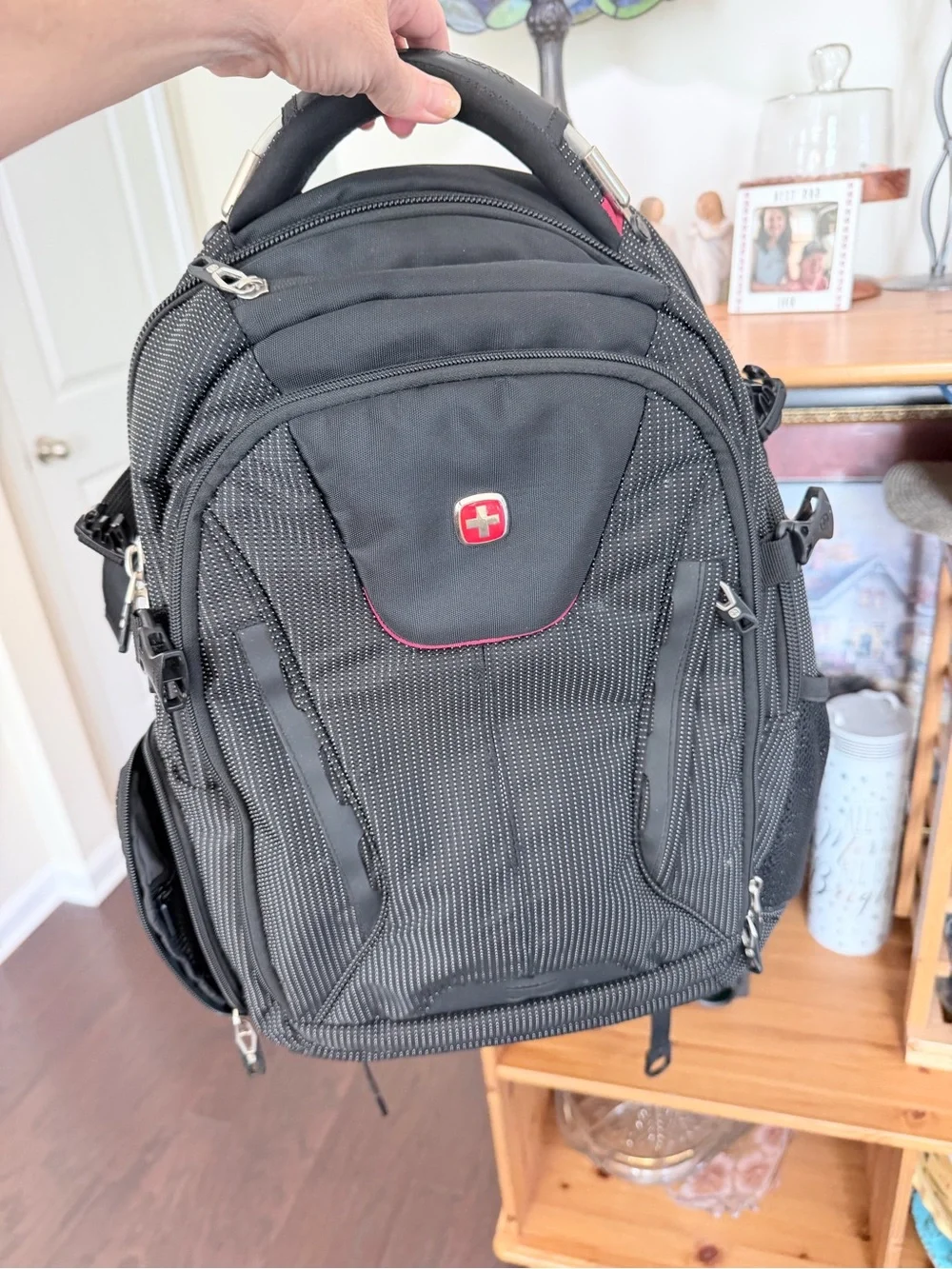 SwissGear Black and Red Accent Men's Laptop Backpack
